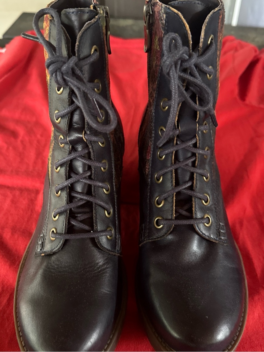 Lartiste Lace-Up Ankle Boots in Dark Brown